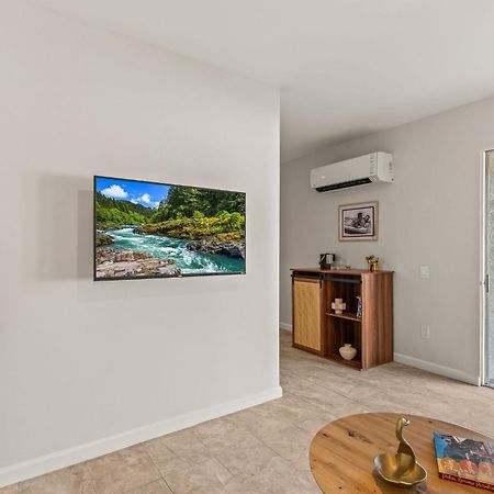 Casa Oliver Hotel & Resort - A Men'S Clothing Optional Resort In Palm Springs Extérieur photo