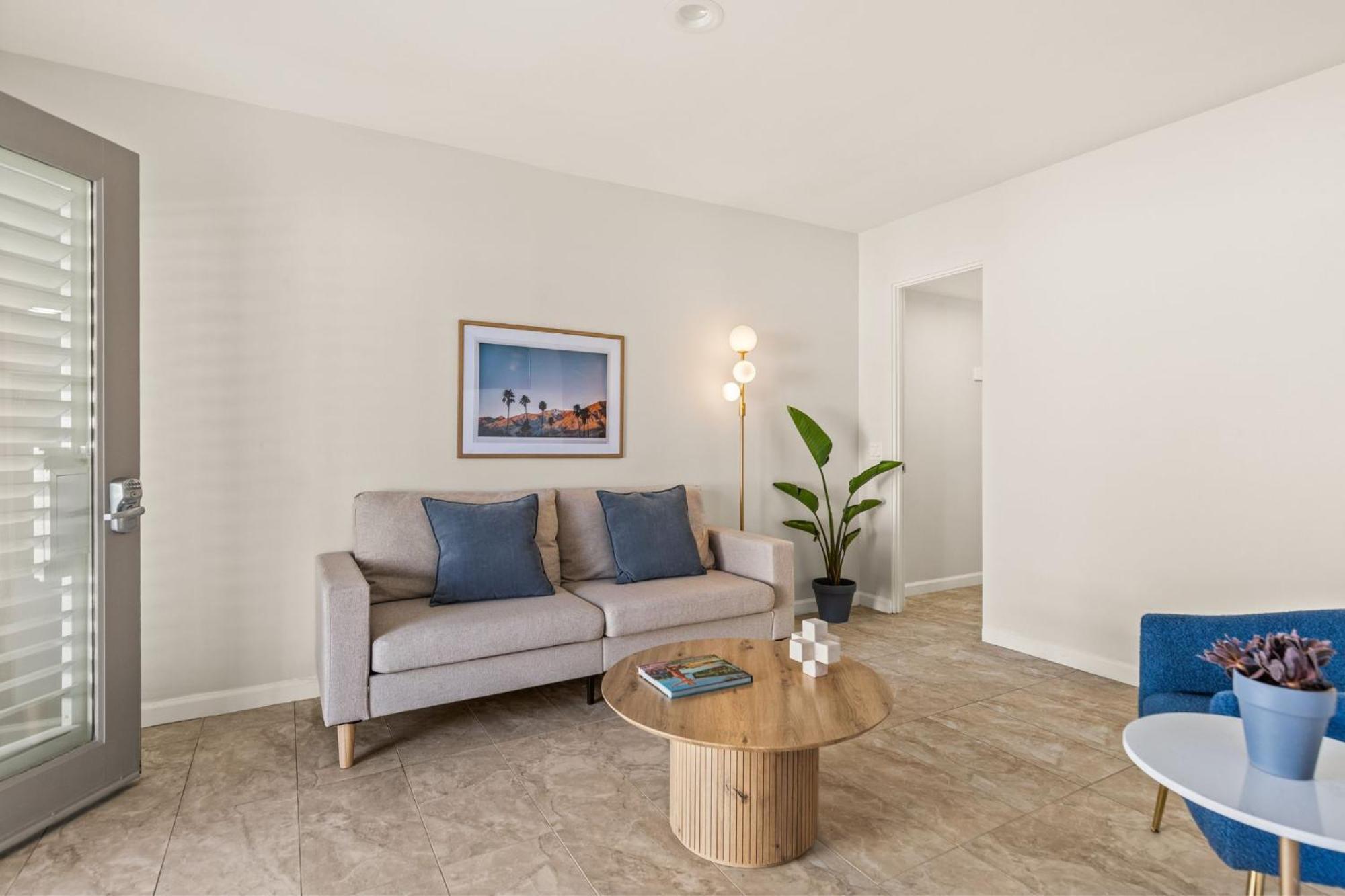 Casa Oliver Hotel & Resort - A Men'S Clothing Optional Resort In Palm Springs Extérieur photo