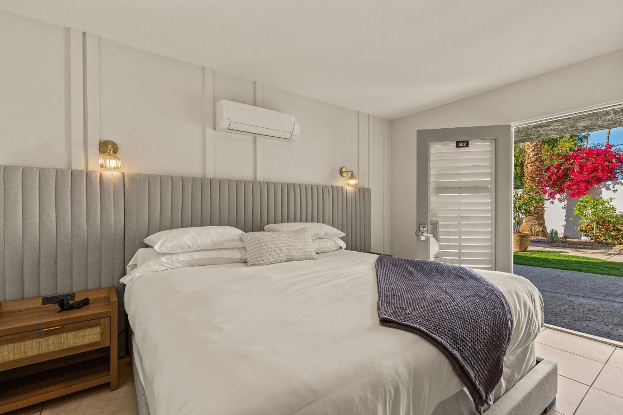 Casa Oliver Hotel & Resort - A Men'S Clothing Optional Resort In Palm Springs Extérieur photo