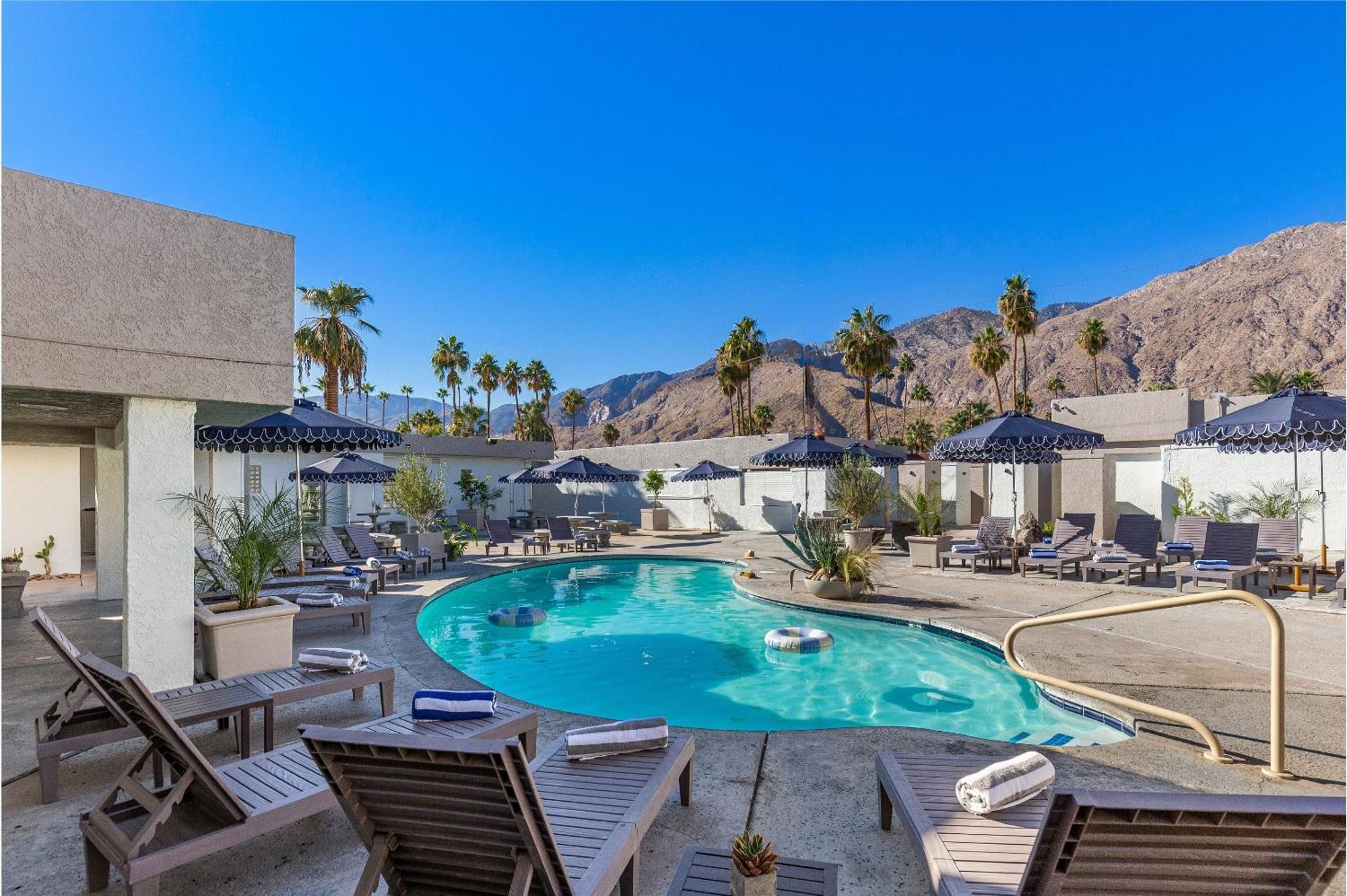 Casa Oliver Hotel & Resort - A Men'S Clothing Optional Resort In Palm Springs Extérieur photo
