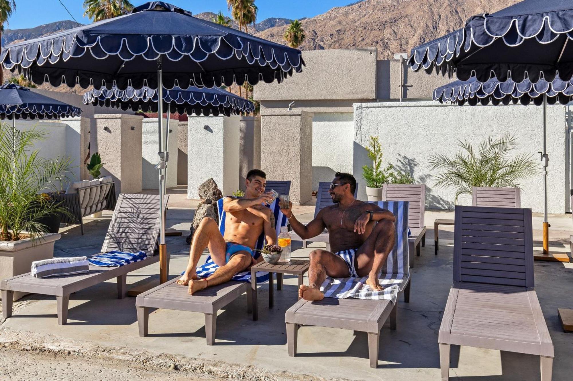 Casa Oliver Hotel & Resort - A Men'S Clothing Optional Resort In Palm Springs Extérieur photo