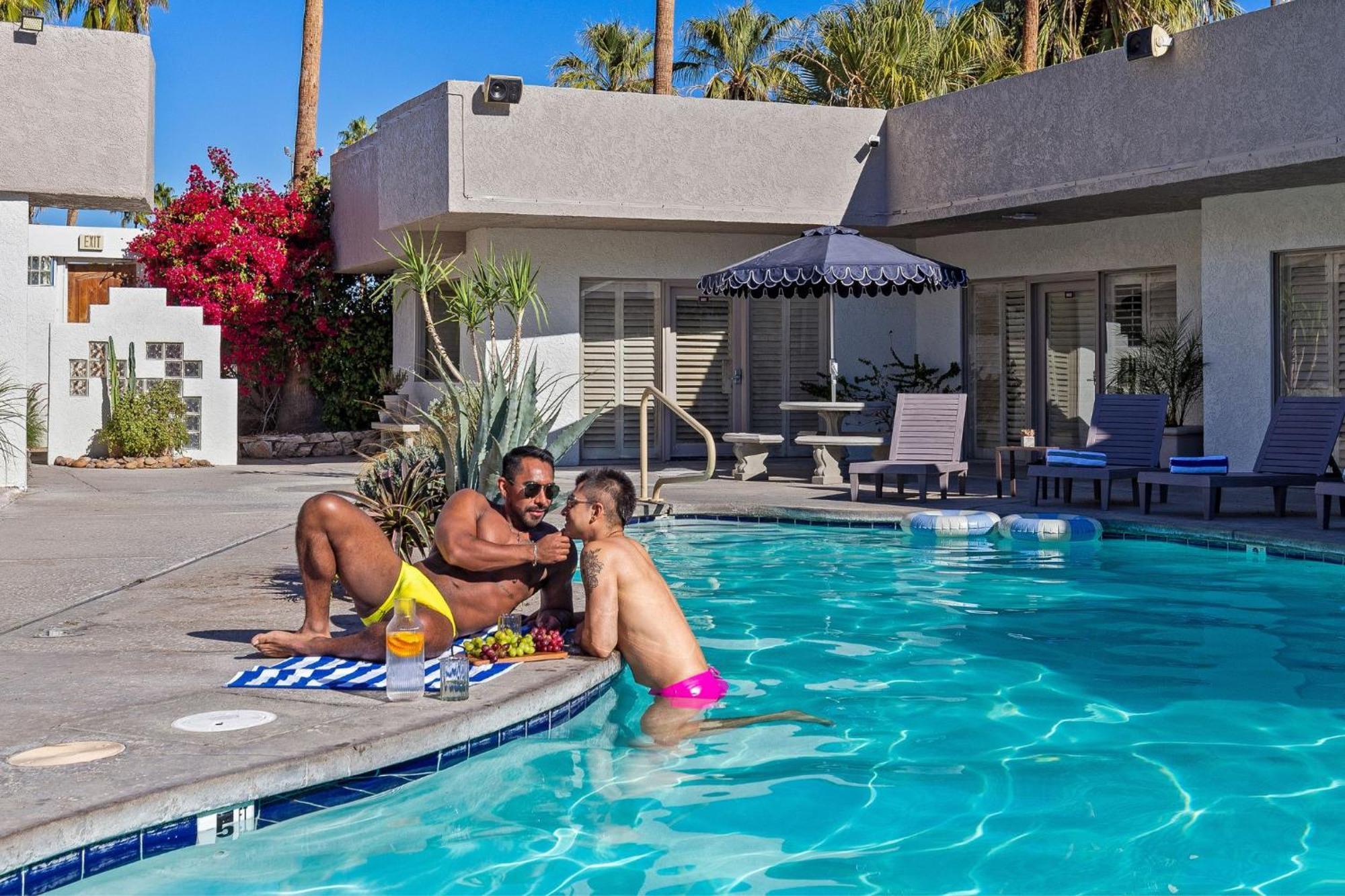 Casa Oliver Hotel & Resort - A Men'S Clothing Optional Resort In Palm Springs Extérieur photo